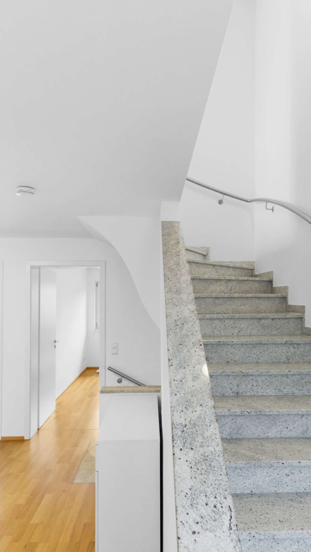 Treppe mit Kashmir White Stone Treppe mit Kashmir White Stone