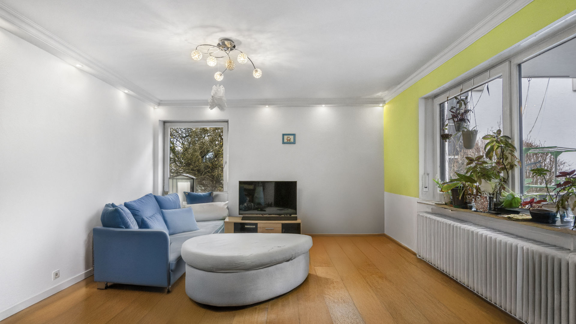 Wohnzimmer mit Fenster