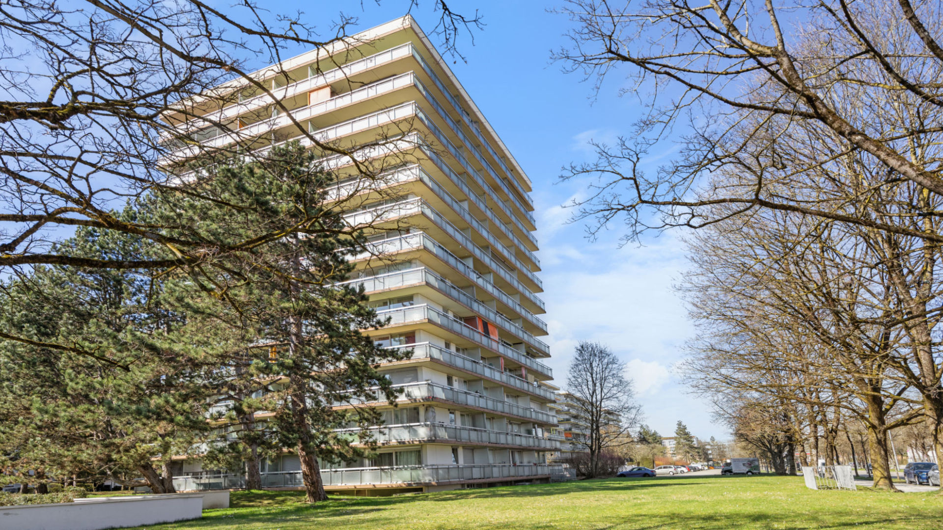 Perlach Wohnung kaufen Küche Hausansicht