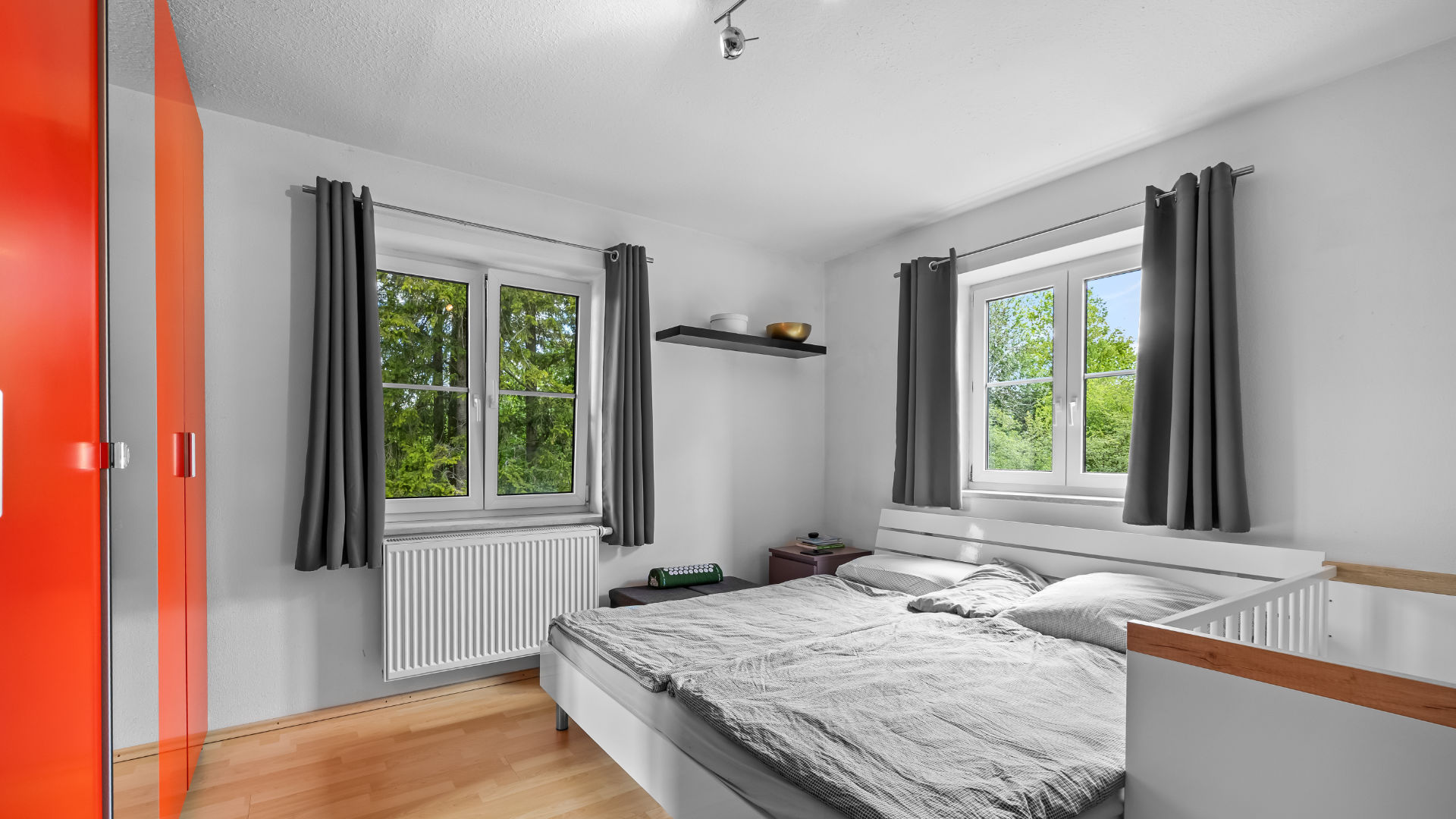 Schlafzimmer mit Fenster