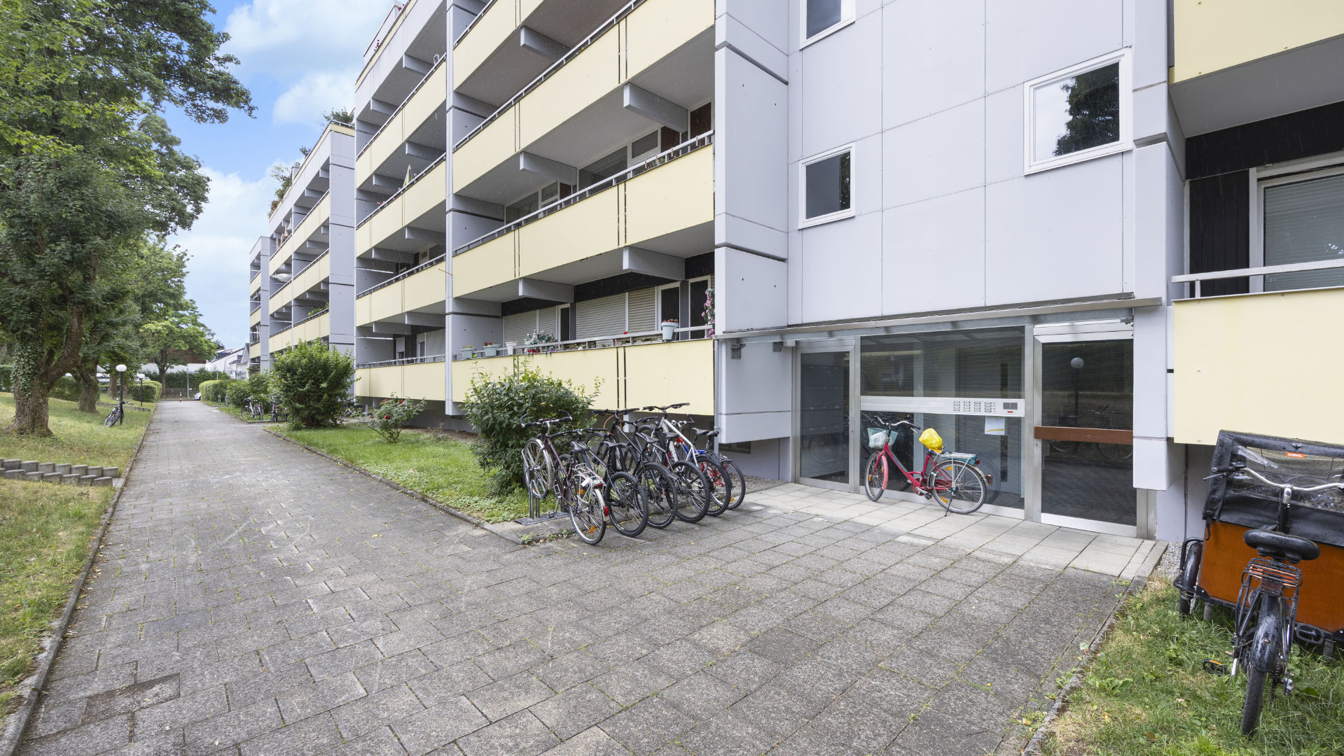 Berg am Laim Wohnung kaufen Hauseingang
