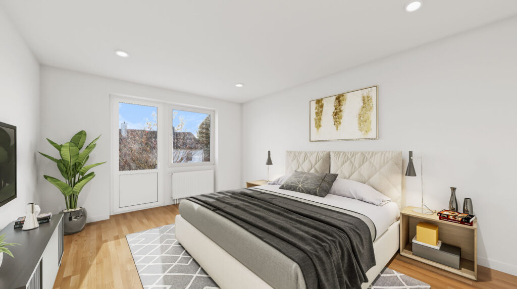 Virtuell möbliertes Schlafzimmer mit Doppelbett und großem Fenster in einem Haus in Gauting