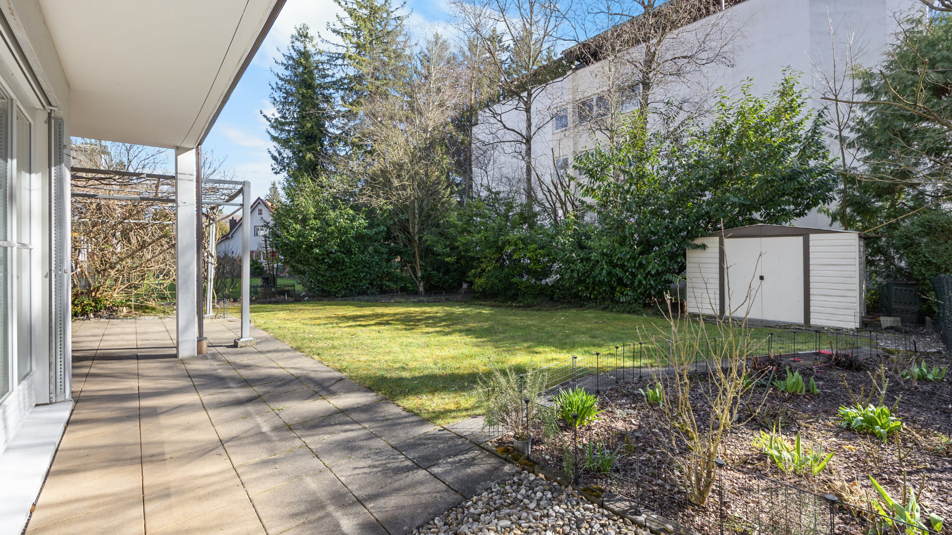 Gröbenzell-Wohnung-mieten-Terrasse