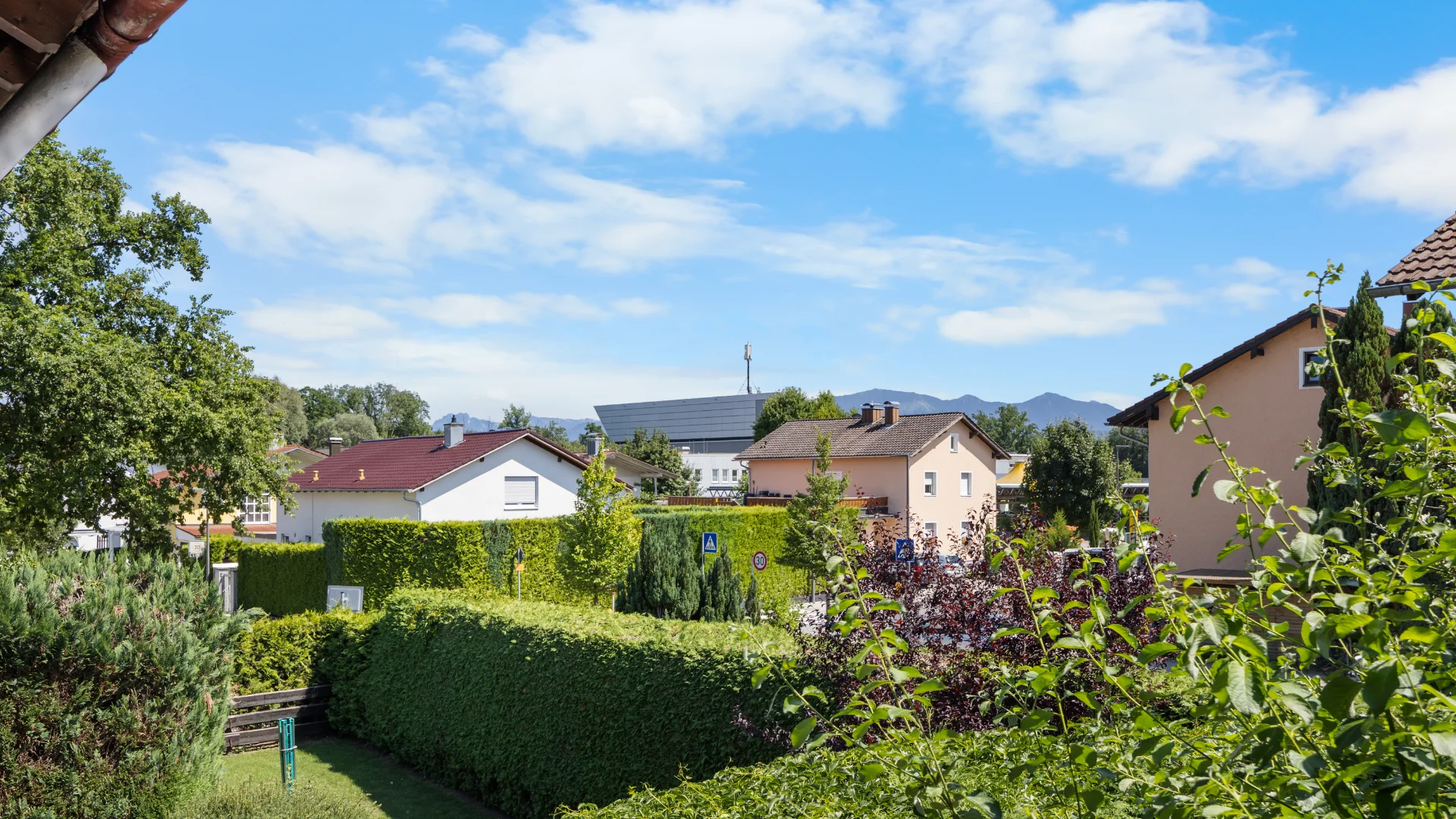 Rosenheim DHH kaufen mit Ausblick auf die Rosenheimer Berge, Kampenwand, Hochries und Heuberg