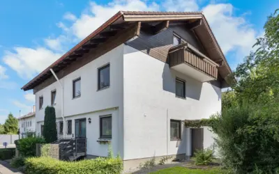 Sonnige Doppelhaushälfte in Rosenheim-Aising: optimaler Grundriss, Südgarten und Platz für die ganze Familie